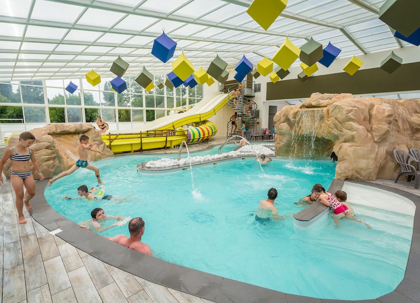 Aloa Vacances : espace aquatique intérieur avec piscine au camping Les Pirons