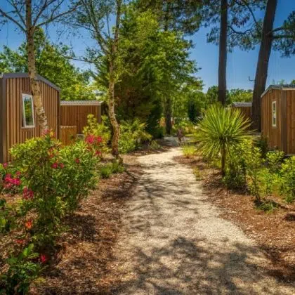 quartier piéton camping 4 étoiles à Hourtin