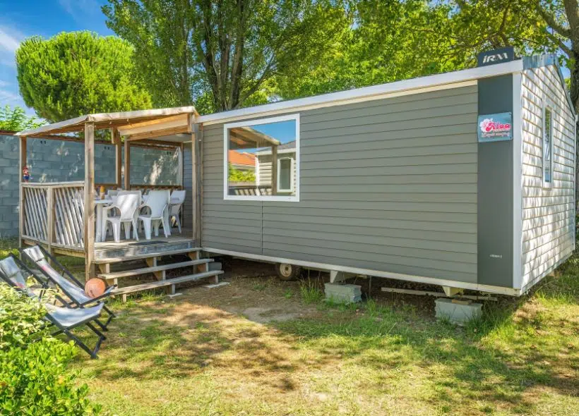 Camping Les Flots Bleus - vue piscine