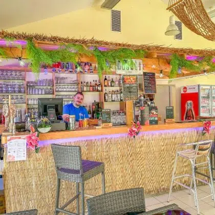 Services au camping La Riviera à Saint-Michel-Chef-Chef 10 RIVIERA 4 1