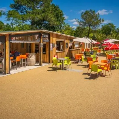 Services 9 restaurant camping à Hourtin, Gironde