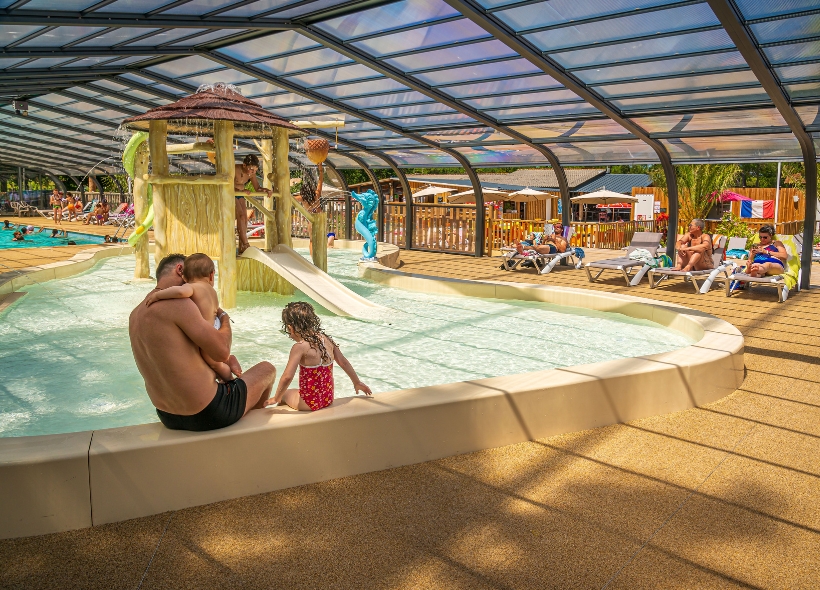 pataugeoire enfants camping 4 étoiles à Hourtin, Gironde