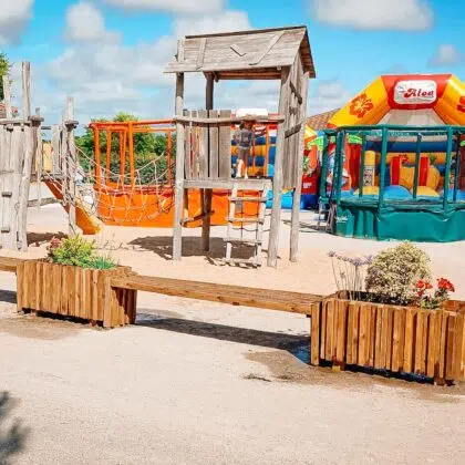 AIRE DE JEUX RIVIERA