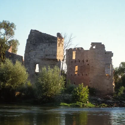 Bessan 7 Bessan près du camping La Maïre