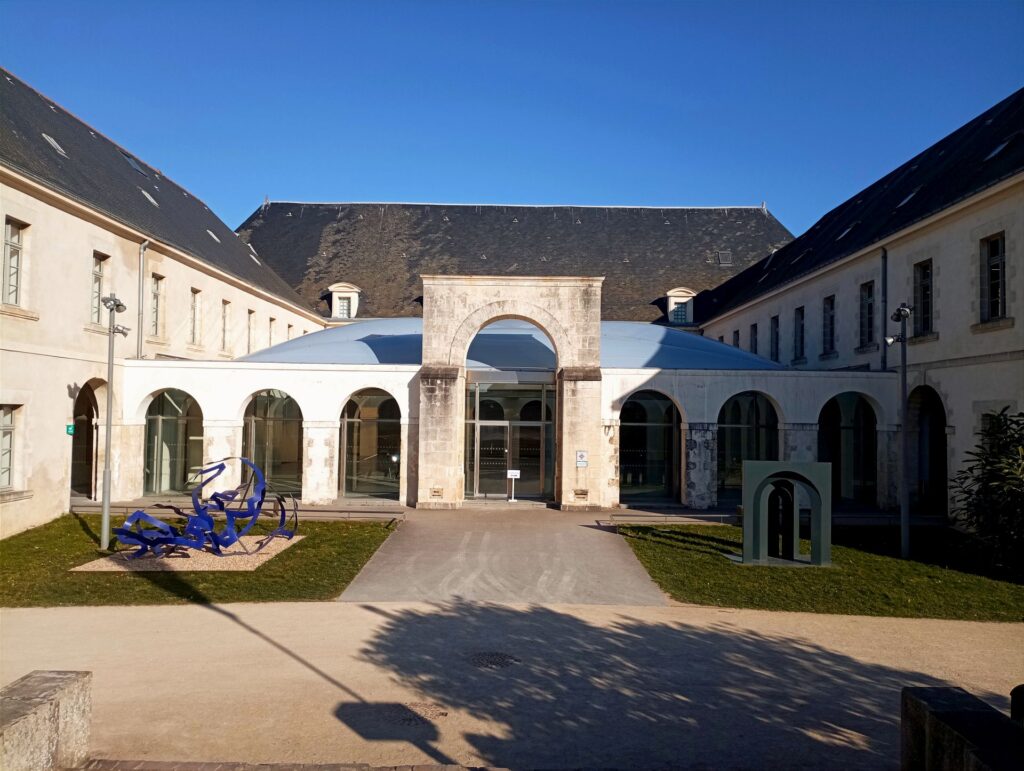 wiki musee abbaye sainte croix